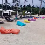 Exclusive Beach And Pools Oceanway Residences