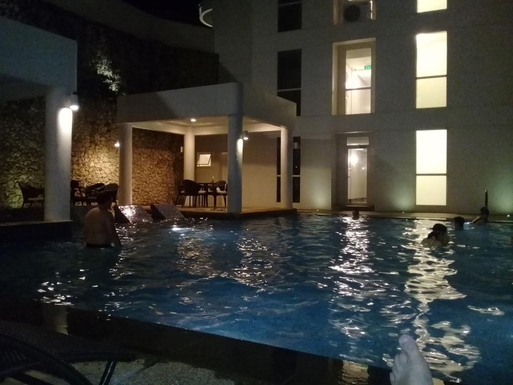 Exclusive And Pools Oceanway Residences *
